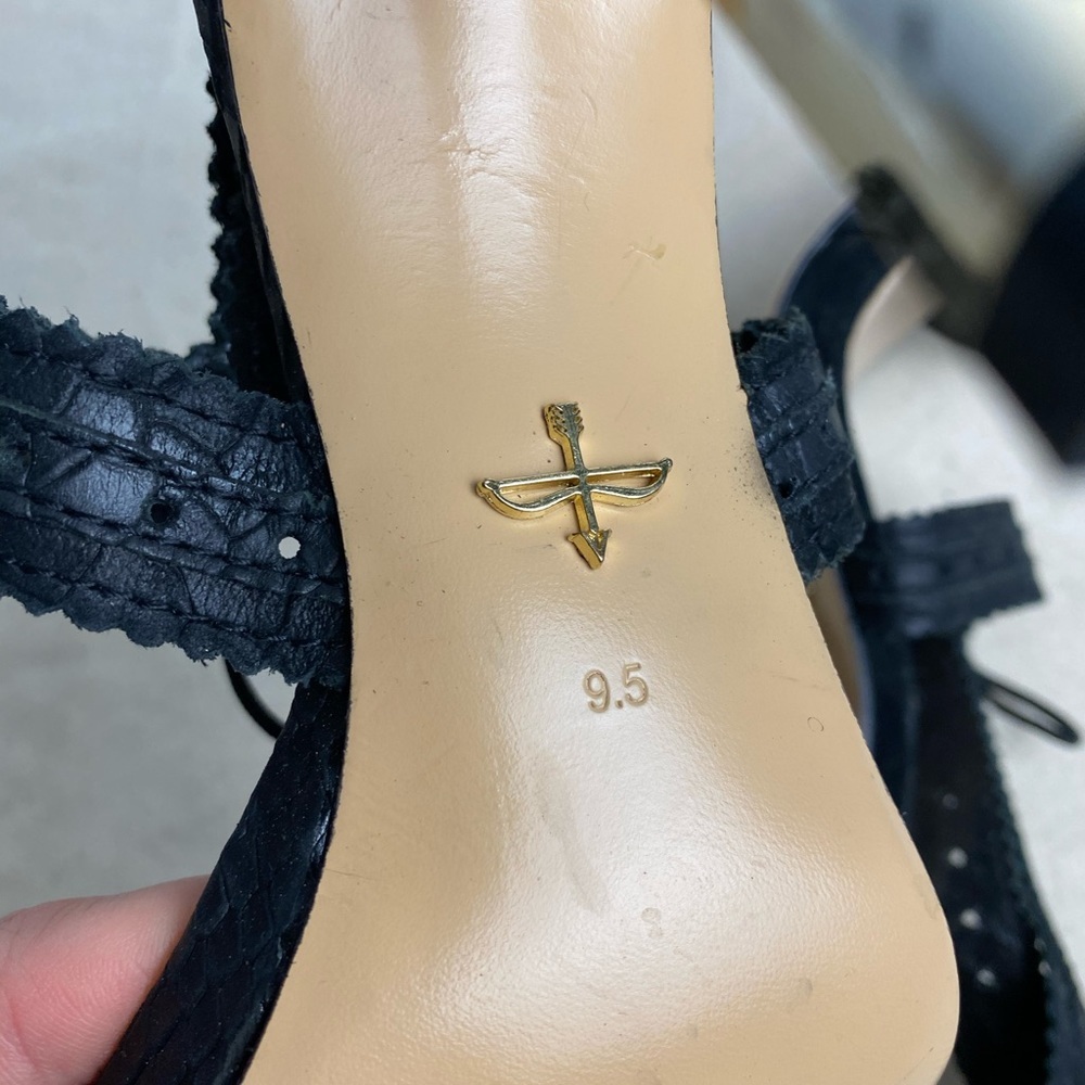 POUR LA VICTOIRE Lace Up Sandal Pumps Black - Picture 11 of 12